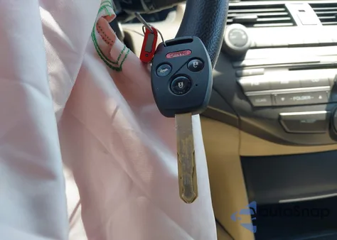 2008 Honda Accord 2.4 Lx z USA, uszkodzony, nr VIN 1HGCP26338A071657